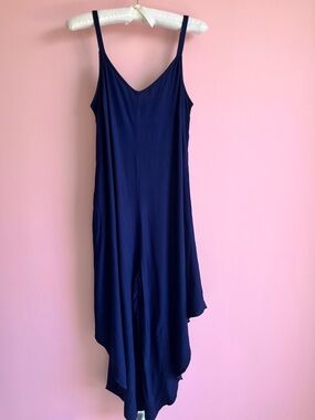 VINCE CAMUTO V-NECK SLEEVELESS NAVY BLUE ANGLED-HEM JUMPSUIT MSRP $69 SMALL